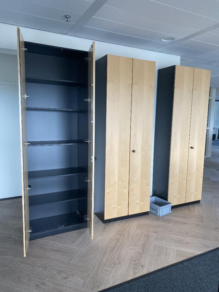 3 stuks dubbeldeur kasten (hoog model), Ophalen, Met deur(en), 200 cm of meer, 50 tot 100 cm