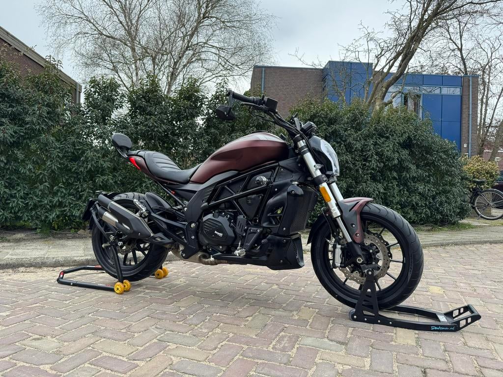 Benelli 502C 35KW A2 Origineel NL 1e eigenaar MT07 Z650 C, Motoren, Motoren | Yamaha, 499 cc, Particulier, Minimaal motorrijbewijs A2