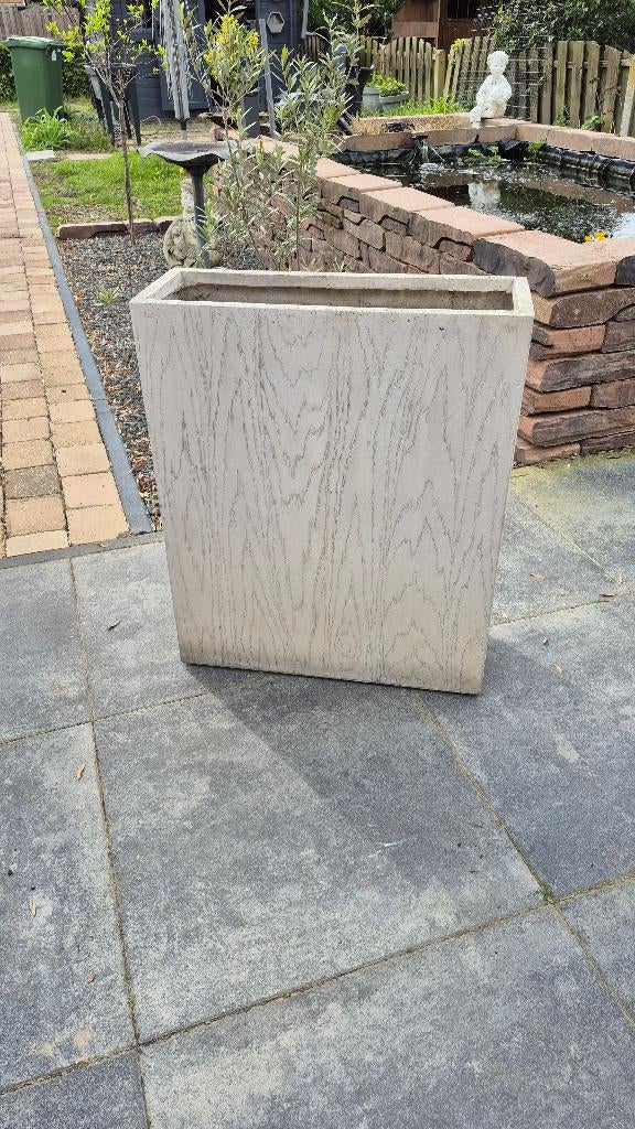 Grote witte bloembak., Tuin en Terras, Bloembakken en Plantenbakken, Ophalen, Overige materialen, Gebruikt, Balkon