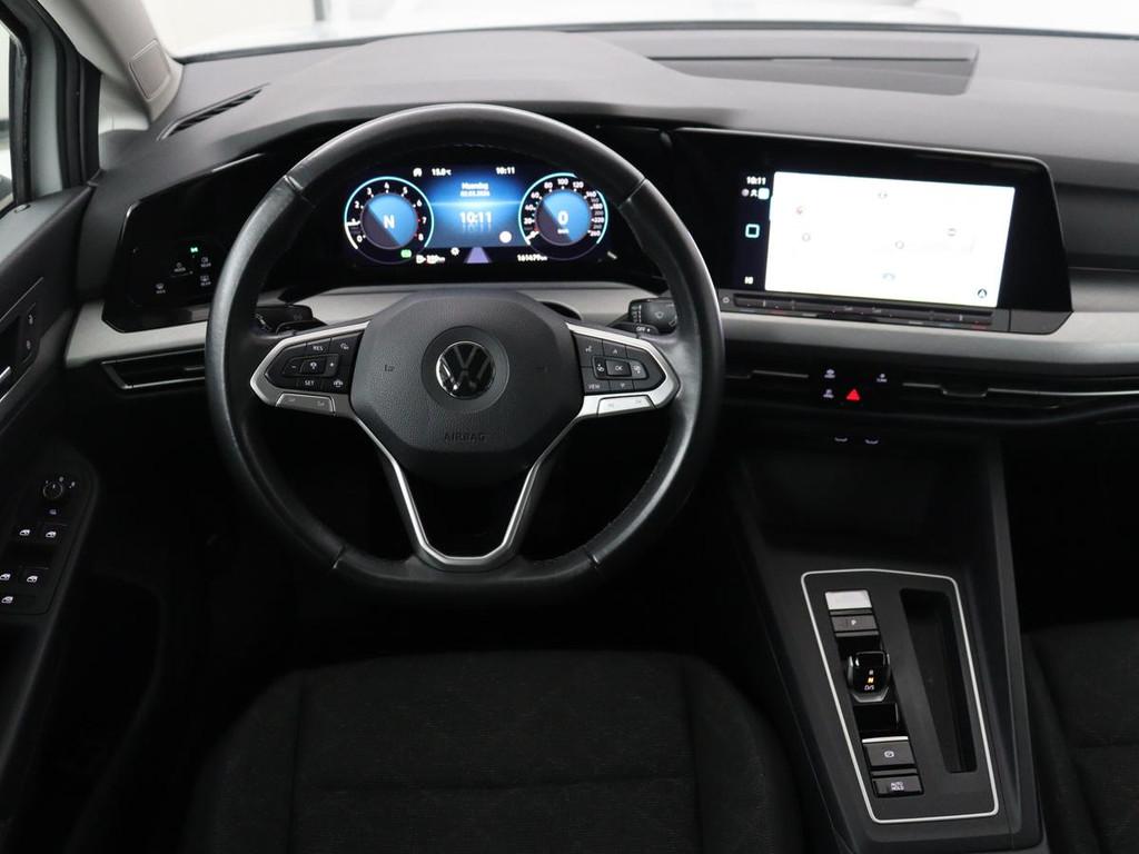 Volkswagen Golf 1.0 eTSI Life | Carplay | Sfeerverlichting |, Auto's, Stof, Gebruikt, Euro 6, Wit
