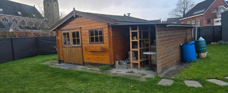 Houten blokhut met overkapping, Tuin en Terras, Tuinhuizen, Gebruikt, Blokhut, Hout, 250 tot 500 cm, 200 tot 400 cm, 2 ramen, Met overkapping