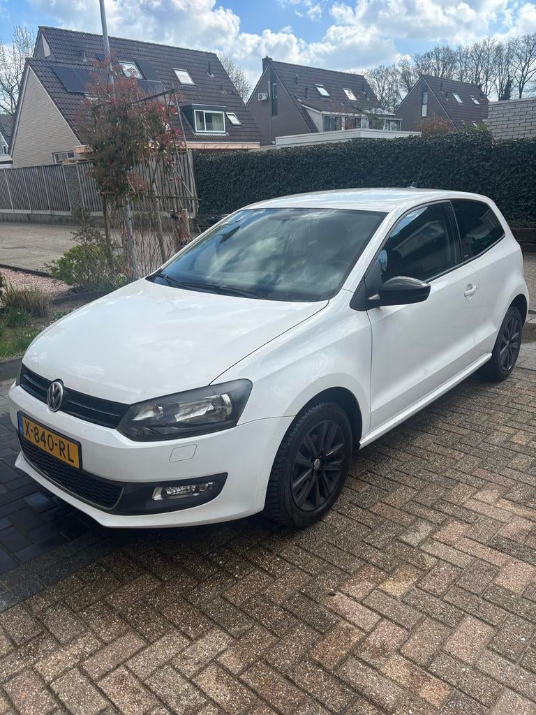 Volkswagen Polo 1.2 51KW 2011 Wit, Auto's, Volkswagen, Voorwielaandrijving, 967 kg, 40 €/maand, 1198 cc