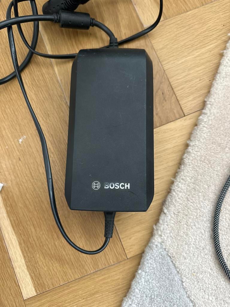 Bosch eBike Acculader 36V 4A - BCS220 Standard Charger, Ophalen of Verzenden, Gebruikt