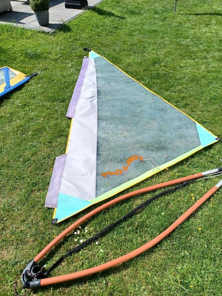 Kinderzeil, kindersurfpak, trapezelijnen verstelbaar en div!, Watersport en Boten, Windsurfen, Gebruikt, Complete set, 5 tot 7 m²