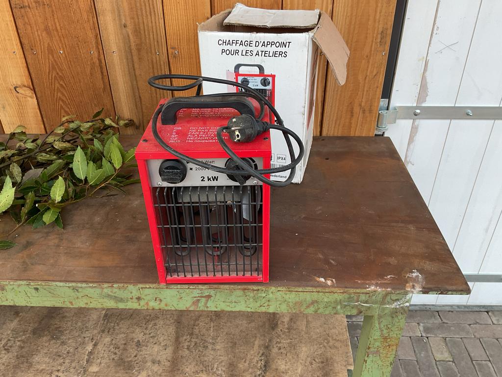 Elektrische kachel 2 kW, Gebruikt, Overige soorten, Elektrisch, Ophalen of Verzenden