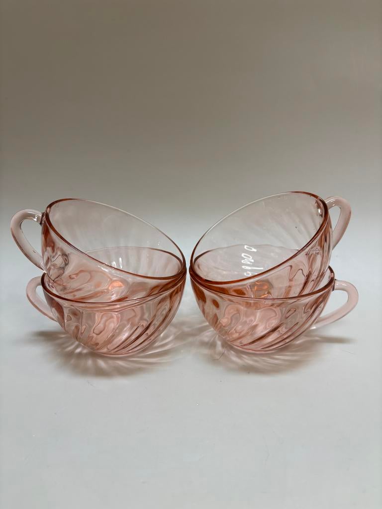 4 Arcoroc Rosaline kopjes, Antiek en Kunst, Antiek | Glas en Kristal, Ophalen of Verzenden