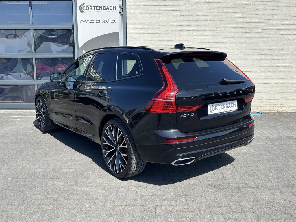 Volvo XC60 2.0 T8 Plug-in hybrid AWD R-Design | Luchtvering, Auto's, Volvo, 12 maanden, Gebruikt, Zwart, Verwarming stoelen achter