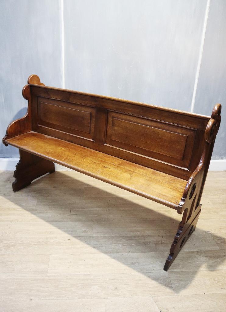 Antieke kerkbank met gotisch snijwerk, Ophalen of Verzenden