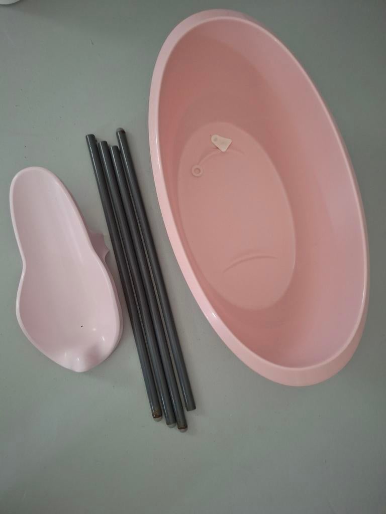 Roze babybadje met standaard en badzitje, Gebruikt, Badje, Standaard, Ophalen