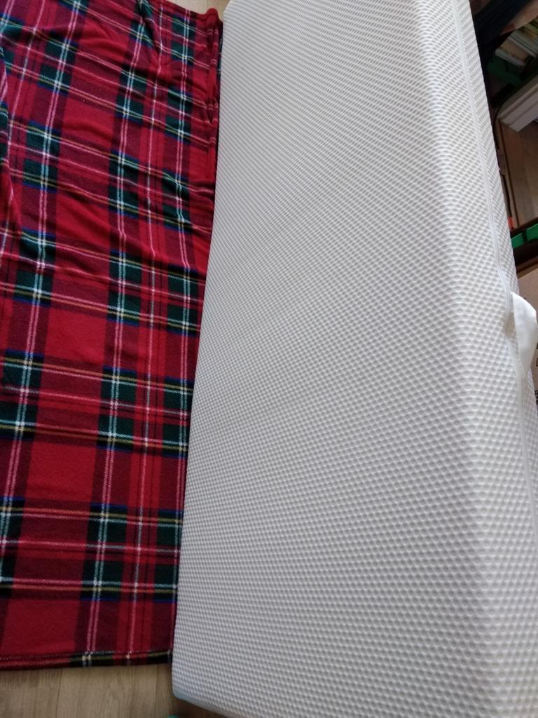 Matras zo goed als nieuw. Ikea. Foam, halfhard., Ophalen, Zo goed als nieuw, Minder dan 5 m², Zeil