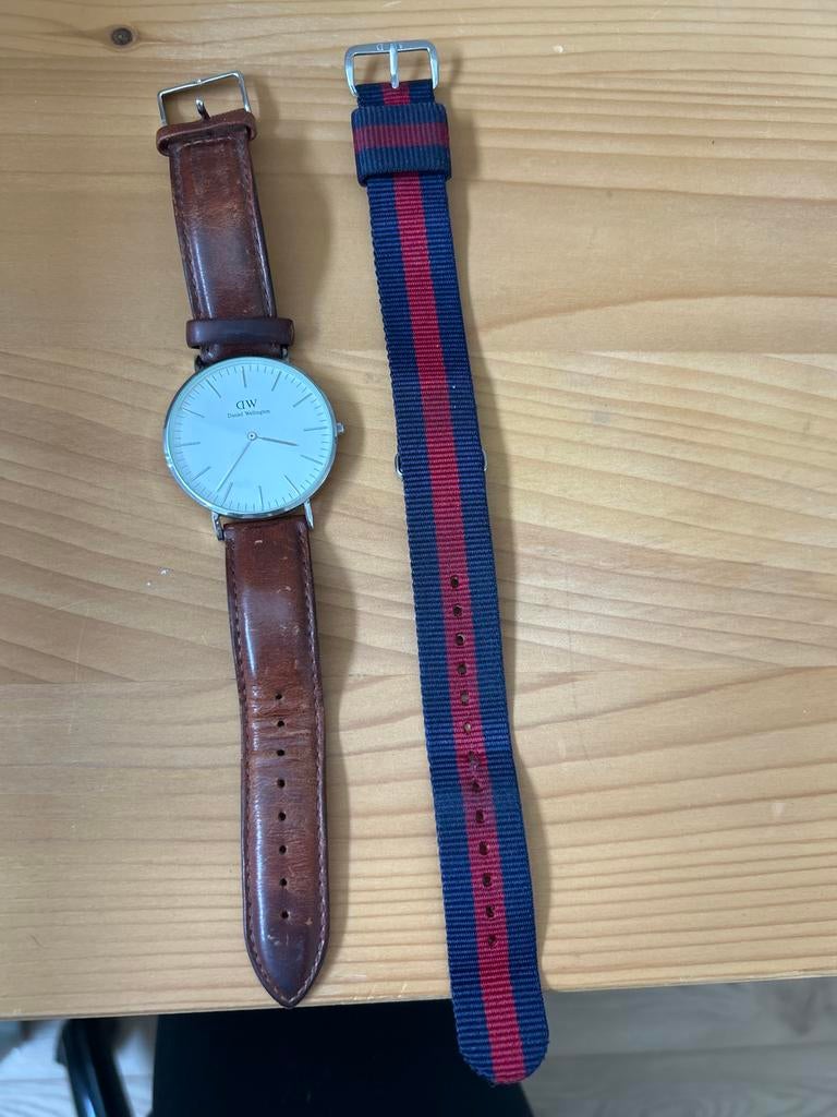 Daniel Wellington Horloge met extra bandje, Overige merken, Staal, Polshorloge, Ophalen of Verzenden
