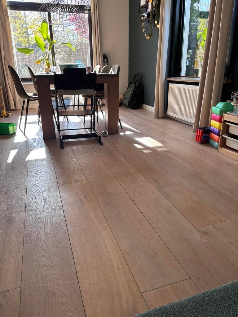 Eiken vloer 40m2 lamerparket 2,10m lang 22cm breed 2cm dik, Grijs, Zo goed als nieuw, 25 tot 50 m², Ophalen