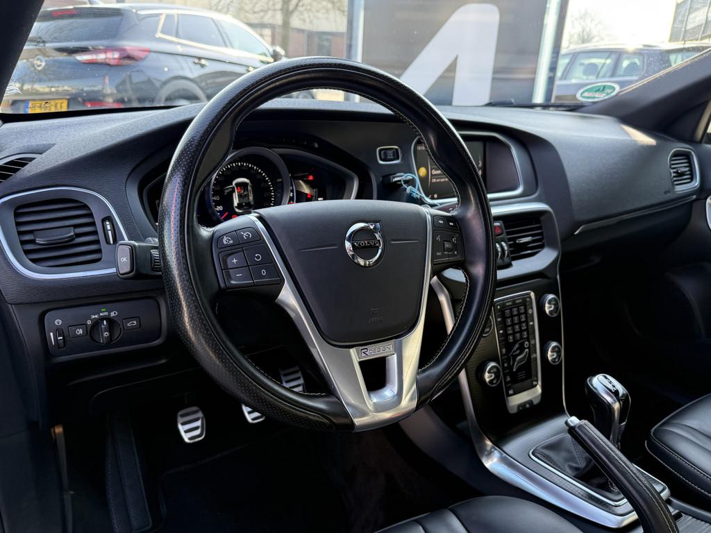 Volvo V40 BWJ 2018 | 2.0 D3 150PK R-DESIGN | TREKHAAK | PANO, Auto's, 28 km/l, Gebruikt, 4 cilinders, 1337 kg