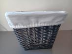 Rieten tijdschriftenmand met katoenen voering Magazines, Gebruikt, Mand, Ophalen of Verzenden, Riet