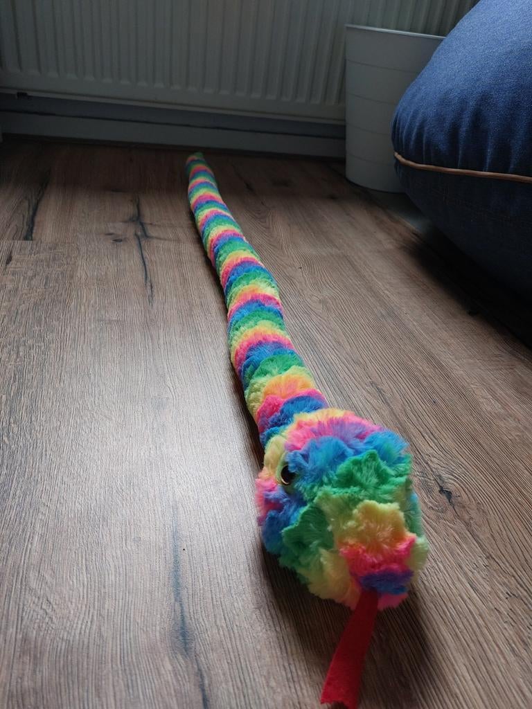 Lange slang knuffel, Ophalen