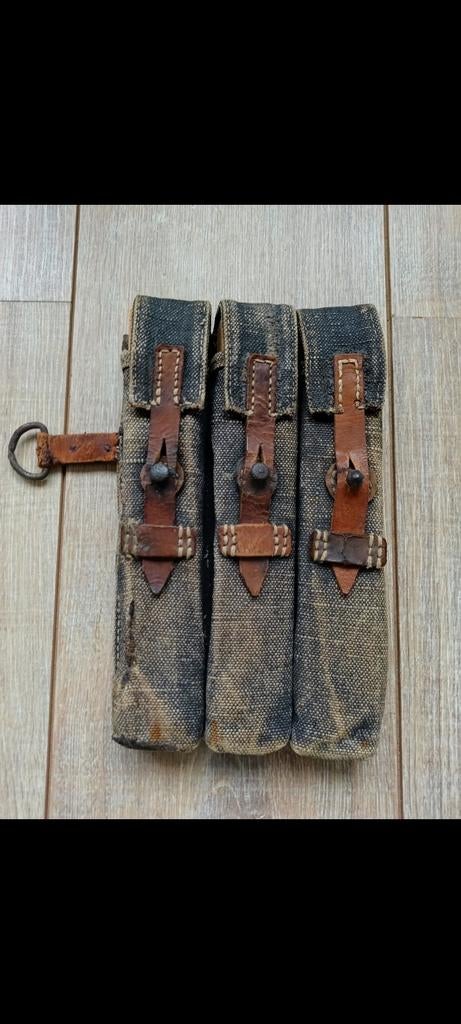 Mp38 40  magazijntas blauw Wehrmacht luftwaffe, Verzamelen, Militaria | Tweede Wereldoorlog, Ophalen of Verzenden, Luchtmacht