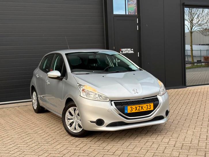 Peugeot 208 1.6 e-HDi 5D Active (bj 11-2014) NAVI|AIRCO|CRUI, Auto's, Peugeot, Bedrijf, Te koop, ABS, Airbags, Airconditioning