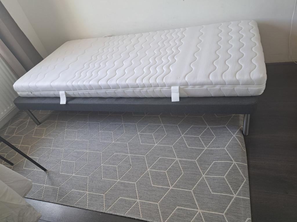 Zo goed als nieuw Eenpersoonsbed (90x200) + Mattress, Ophalen, 90 cm, Eenpersoons, Wit