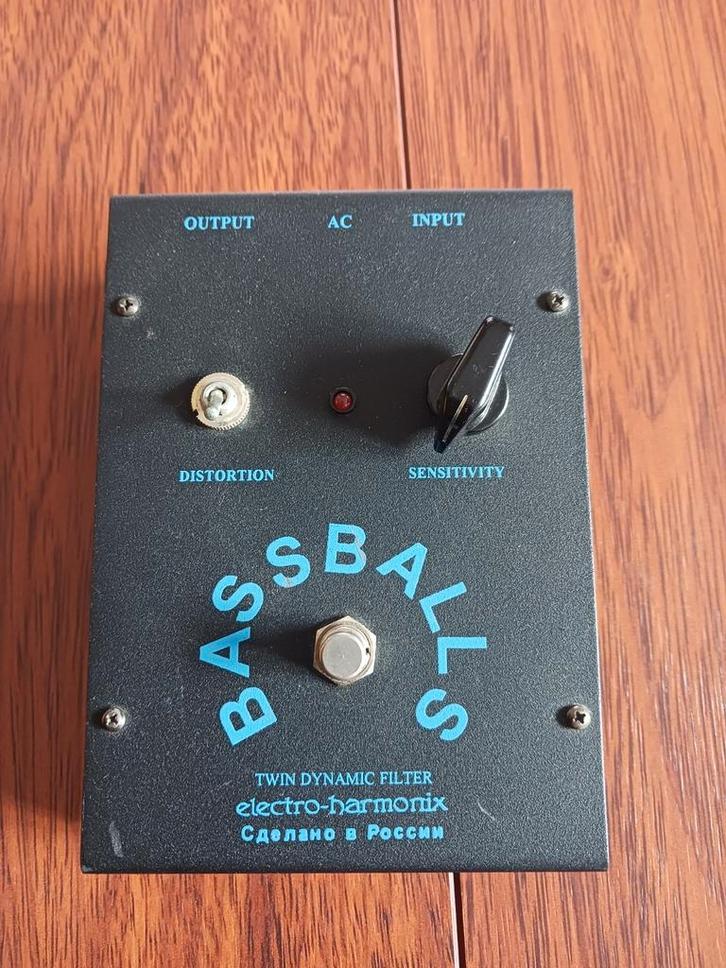 TK: EHX BassBalls vintage Sovtec version, Muziek en Instrumenten, Effecten, Zo goed als nieuw, Ophalen of Verzenden