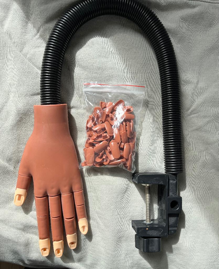 Oefenhand voor nagels, Ophalen, Zo goed als nieuw