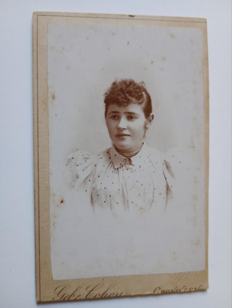 CDV Groningen Vrouw, Verzamelen, Foto's en Prenten, Gebruikt, Foto, Ophalen of Verzenden, Voor 1940