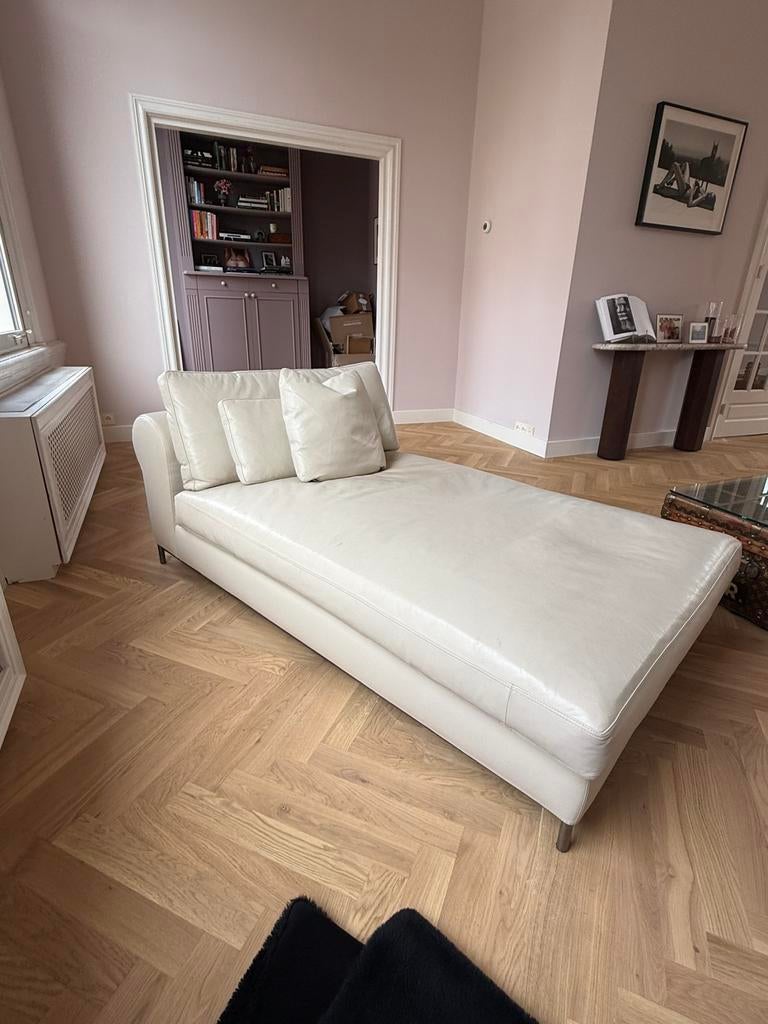Lig bank wit leer van Minotti, Huis en Inrichting, Ophalen, Eenpersoons, Leer, Zo goed als nieuw