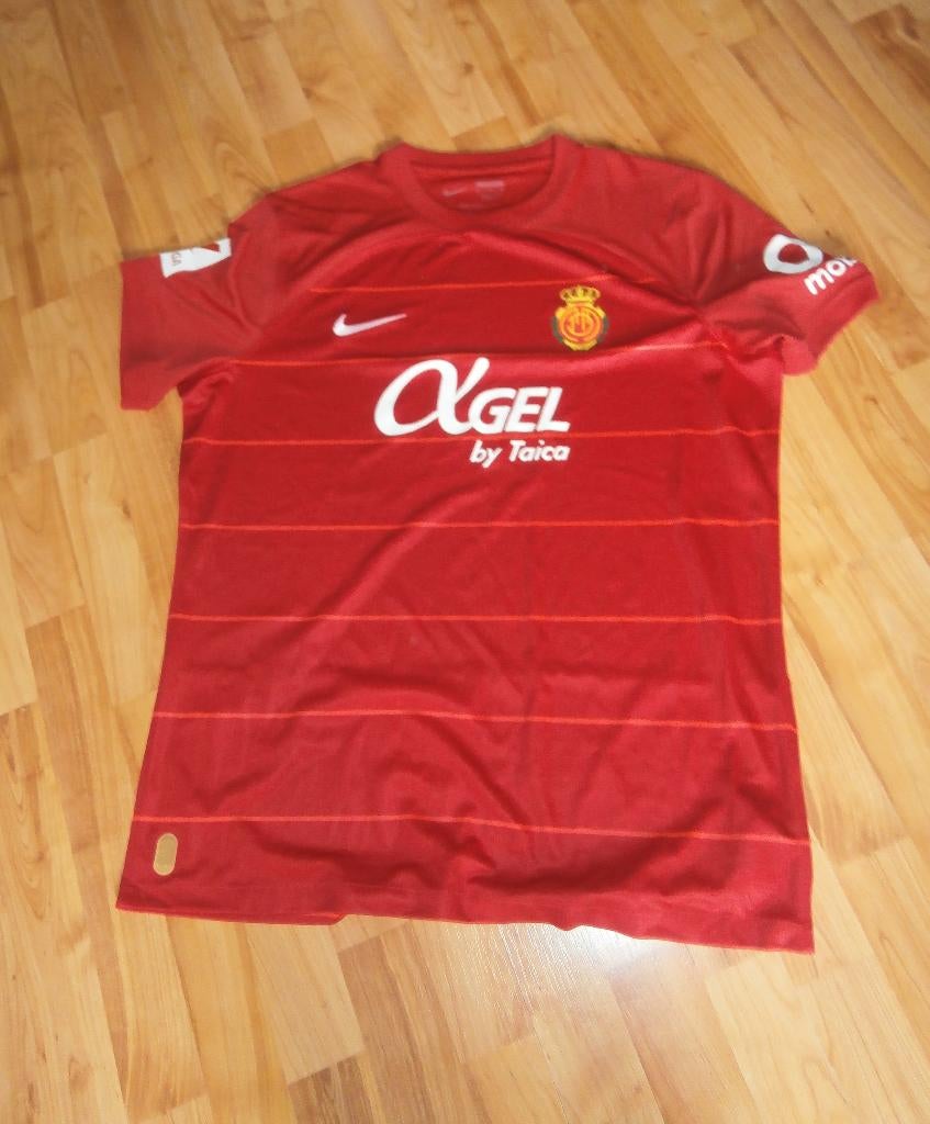 Fijn Nike voetbalshirt L/XL (Mallorca) rood origineel nieuw., Kleding | Heren, Sportkleding, Maat 52/54 (L), Nike, Nieuw, Ophalen of Verzenden