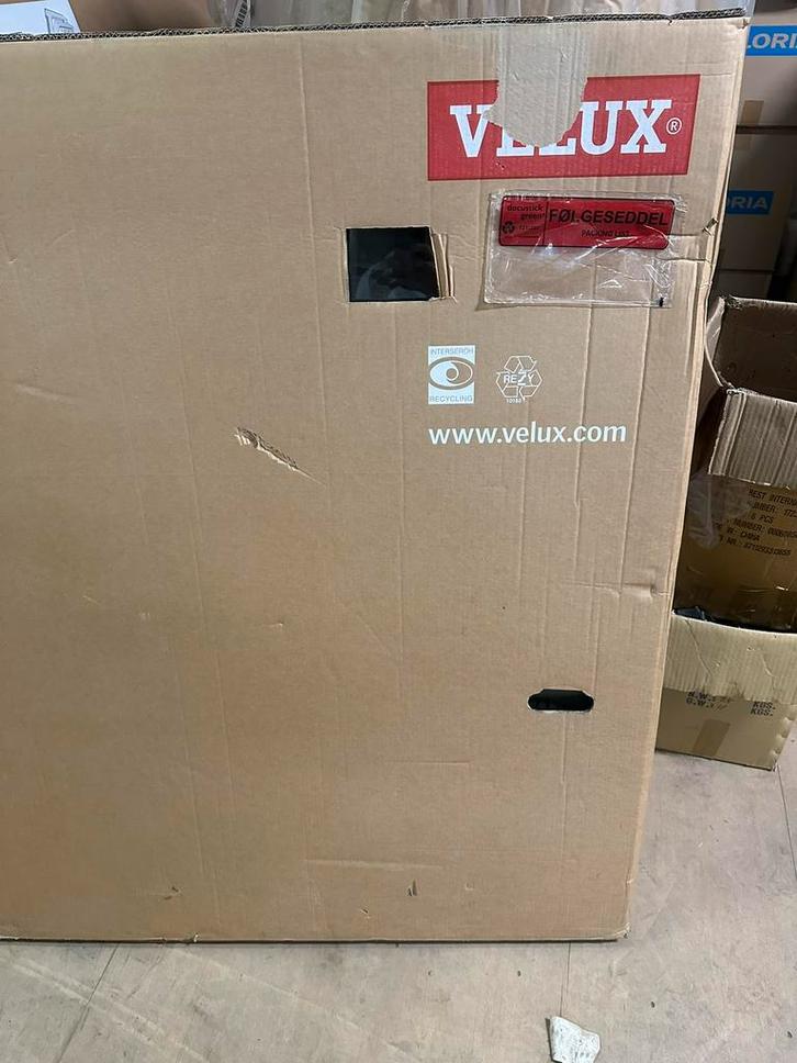 2 oude velux ramen en een los glas, Doe-het-zelf en Verbouw, Glas en Ramen, Zo goed als nieuw, Dakraam, Minder dan 80 cm, Ophalen of Verzenden