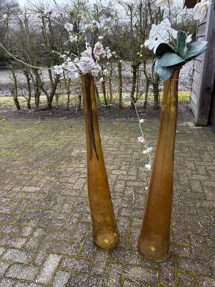 Grote glazen vazen met kunstbloemen, Huis en Inrichting, Woonaccessoires | Vazen, Gebruikt, Overige kleuren, 75 cm of meer, Glas