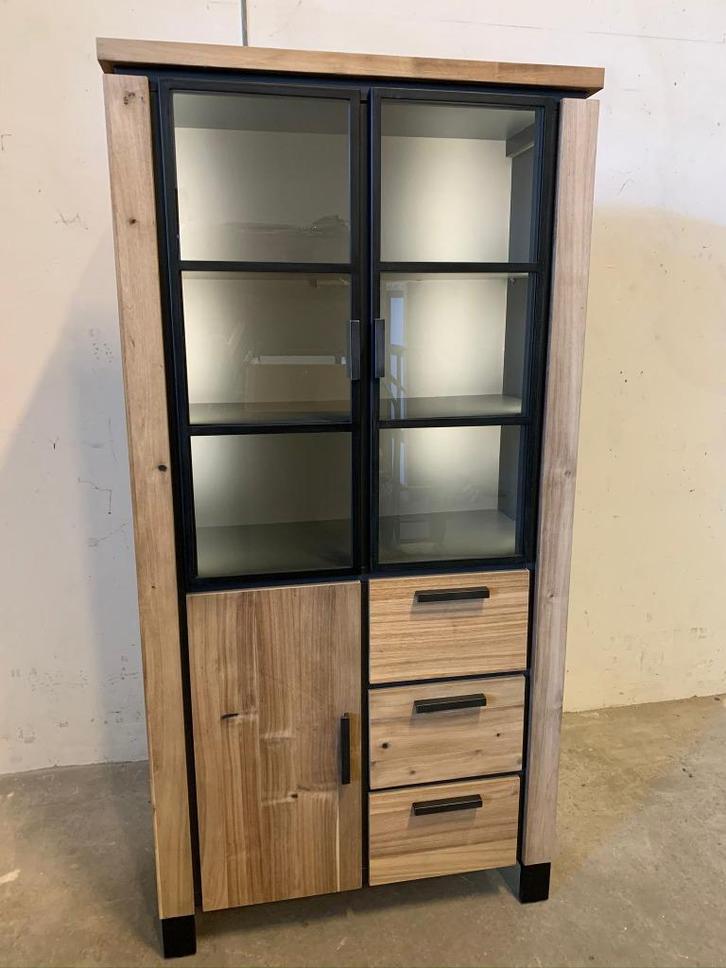 Vitrinekast La cruz Happy@home nu voor €599,-, Huis en Inrichting, Lampen | Vloerlampen, Nieuw, Minder dan 100 cm, Glas, Hout