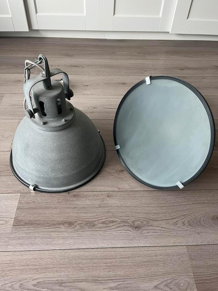 2 industriële hanglampen, Huis en Inrichting, Lampen | Hanglampen, Zo goed als nieuw, Minder dan 50 cm, Overige materialen, Ophalen