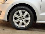 Volkswagen Polo 1.6 TDI Highline 2013 DSG NAVI CRUISE CLIMA, Auto's, Volkswagen, Euro 5, Stof, Gebruikt, Zwart