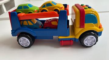 Speelgoed auto transporter met muziek. Zo goed als nieuw! beschikbaar voor biedingen
