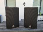 Devine Onyx 15A, set van twee speakers met statieven, kabels, Gebruikt, 120 watt of meer, Front, Rear of Stereo speakers, Ophalen