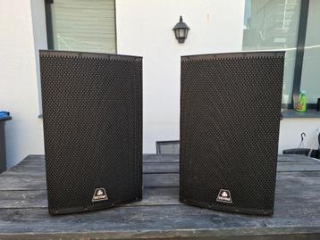 Devine Onyx 15A, set van twee speakers met statieven, kabels beschikbaar voor biedingen