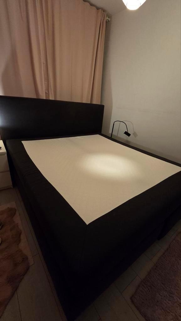 Karlsson Boxspring 180x200 met hoofdbord, Huis en Inrichting, Slaapkamer | Bedden, Gebruikt, Tweepersoons, 180 cm, 200 cm, Stof