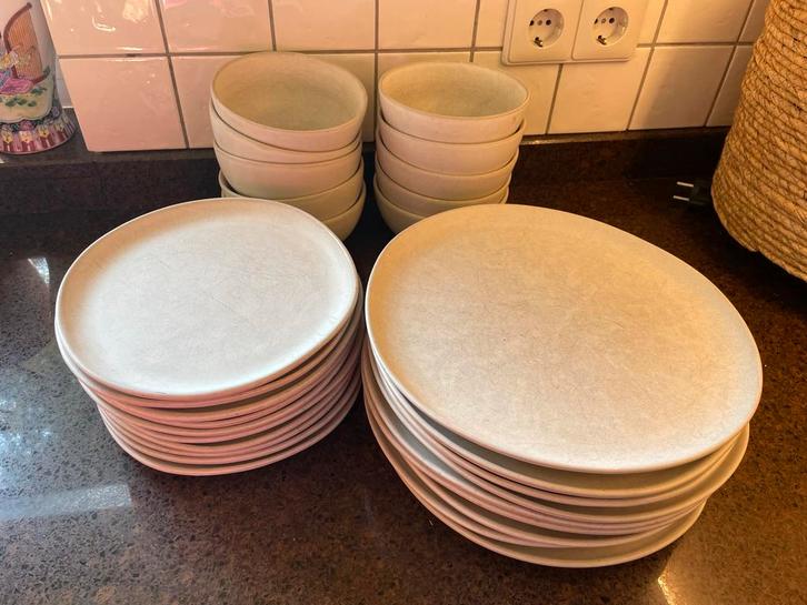 Blokker Servies - Handgemaakt, Huis en Inrichting, Keuken | Servies, Gebruikt, Compleet servies, Effen, Aardewerk, Ophalen
