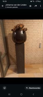 Decoratieve zuil met pot en hout decoratie., Ophalen, Zo goed als nieuw
