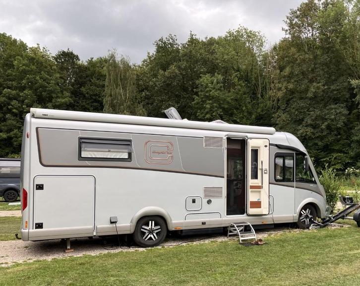 Te koop: Carthago Chic C-line 5.0 QB L Superior, 2021, Caravans en Kamperen, Campers, Particulier, tot en met 3, Integraal, Carthago