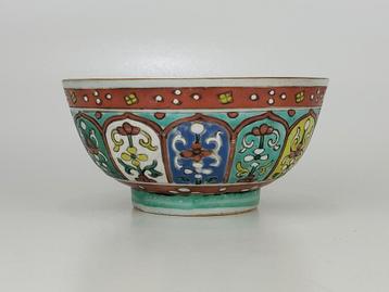 Antieke Chinese kom beschikbaar voor biedingen