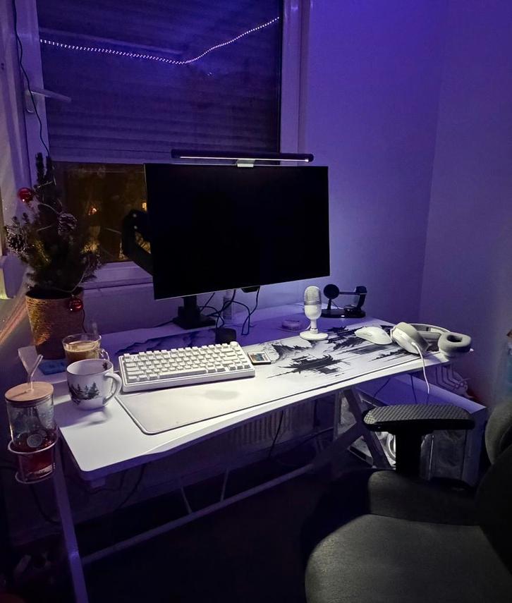 PC Set up, Huis en Inrichting, Bureaus, Zo goed als nieuw, Ophalen