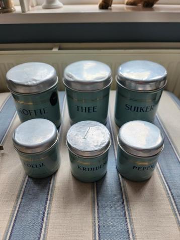 Emaille voorraadbussen 6 stuks beschikbaar voor biedingen