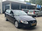 Volvo V70 2.5T 231pk Md '10 Xenon BTW voordeel €650,-, Auto's, Gebruikt, Handgeschakeld, Grijs, 1600 kg