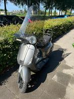 Santini capri scooter, Fietsen en Brommers, Snorfietsen en Snorscooters, Gebruikt, Benzine, Ophalen, Overige merken