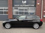 BMW 1-serie 118i Sportline AUT LED Navi H/Kardon Stoelvw PDC, Gebruikt, Zwart, 4 cilinders, 1290 kg