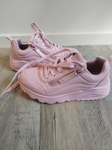 Skechers maat 35  beschikbaar voor biedingen