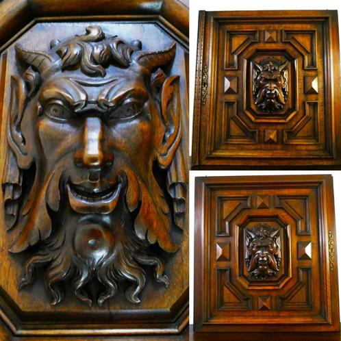 2 Deurpanelen paneel met Duivel / Sater gezichten ornament, Antiek en Kunst, Kunst | Beelden en Houtsnijwerken, Ophalen of Verzenden
