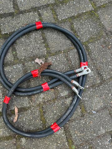 Accu kabel 70 mm2  2 x 2 meter voor zware omvormers e.d.