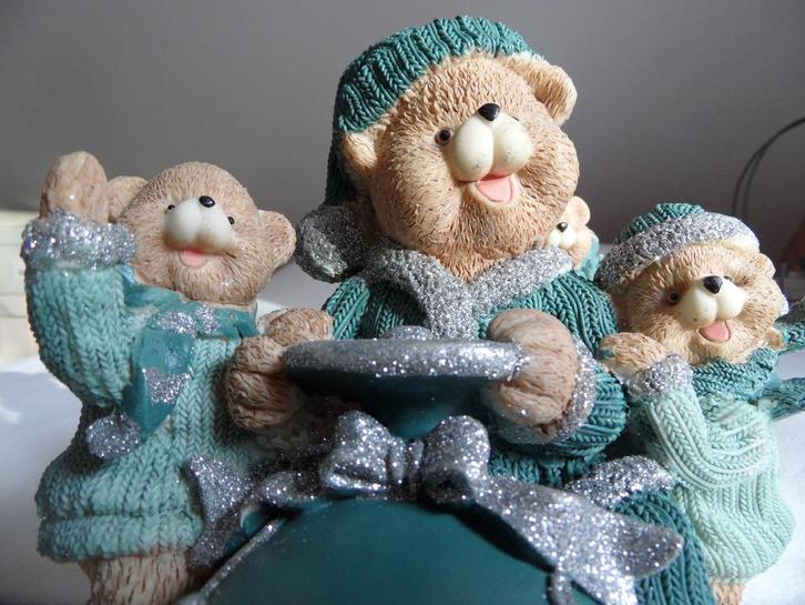 kerstbeer - vrolijke beren familie in oldtimer /auto, Diversen, Kerst, Verzenden