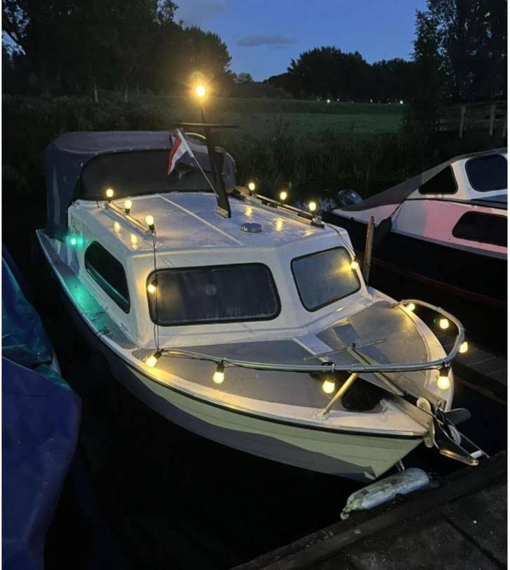 Gelderblom Polyester 5.50 x 2.00 meter, Watersport en Boten, Motorboten en Motorjachten, Gebruikt, Polyester, Tot 6 meter, Benzine